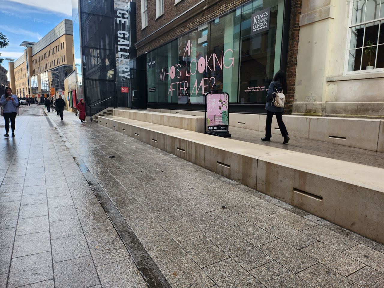 Jump spot with a rail at the end Kings college London — photo 1