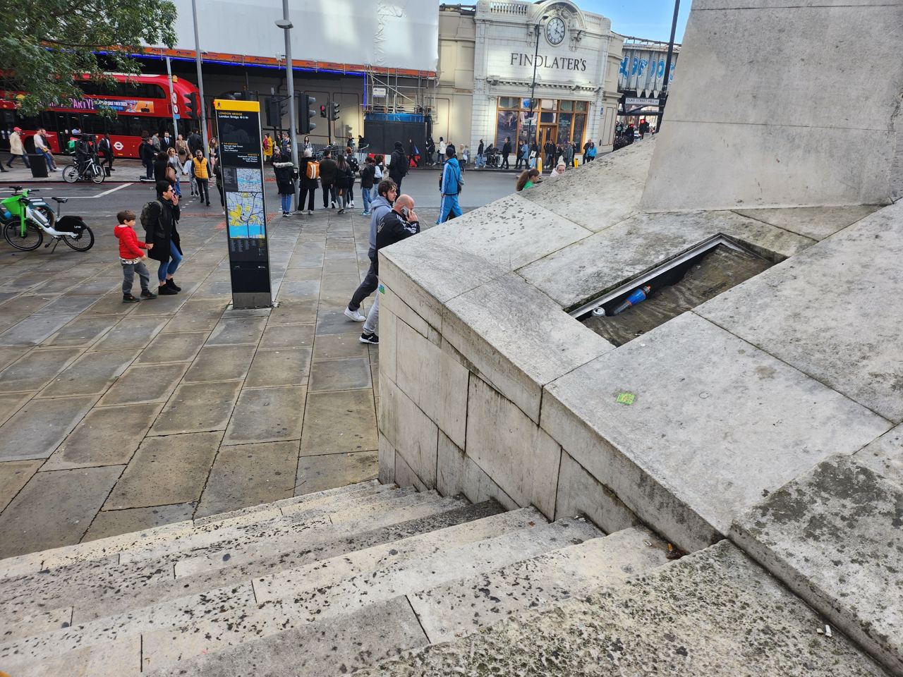 Perfect jump spot London Bridge — photo 1
