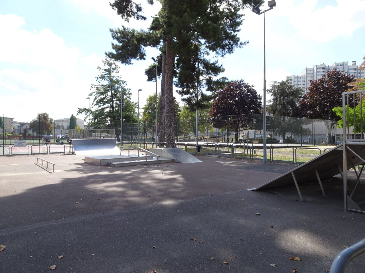 Épinay-sur-Seine skatepark — photo 1