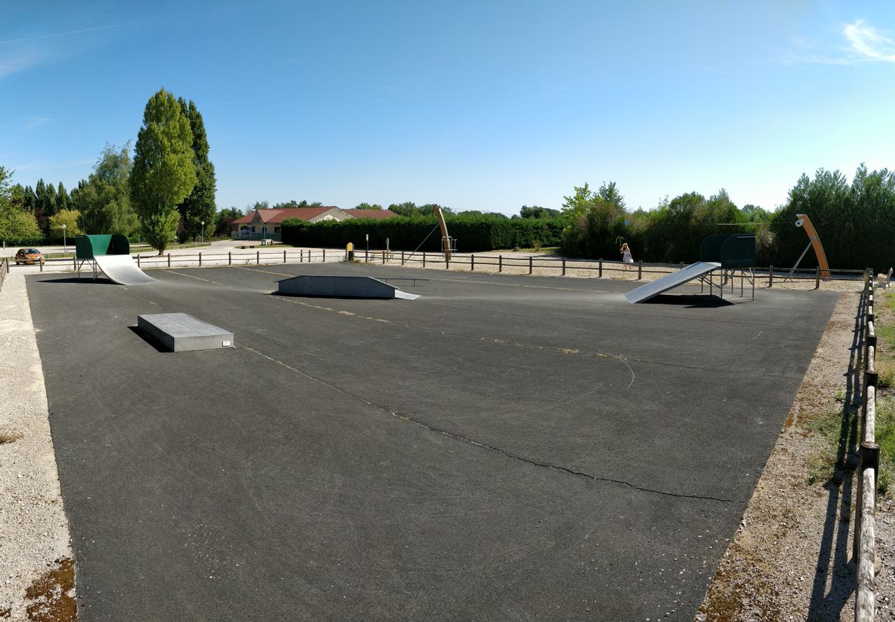 Saint-Germain-du-bois skatepark — photo 1