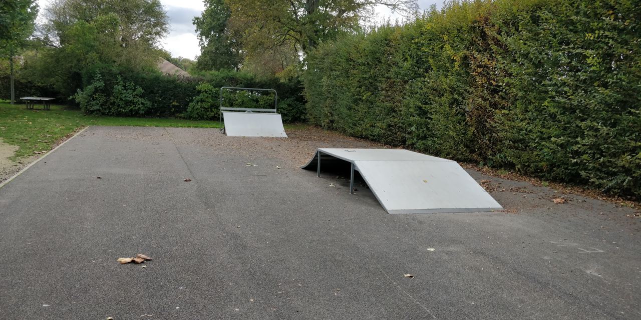 Sivry-Courtry skatepark — photo 1