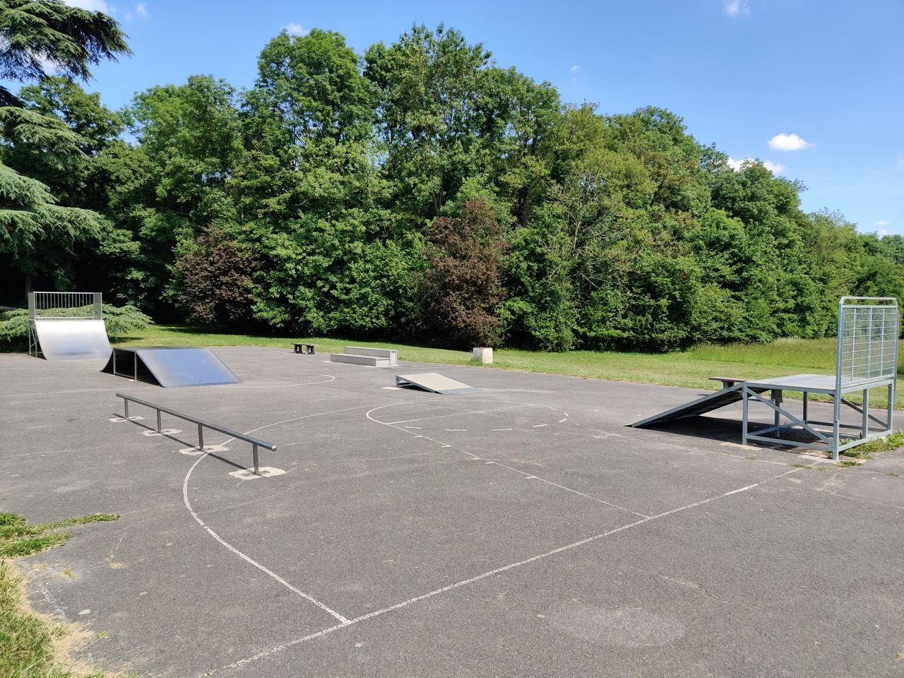 Quincy-Voisins skatepark — photo 1