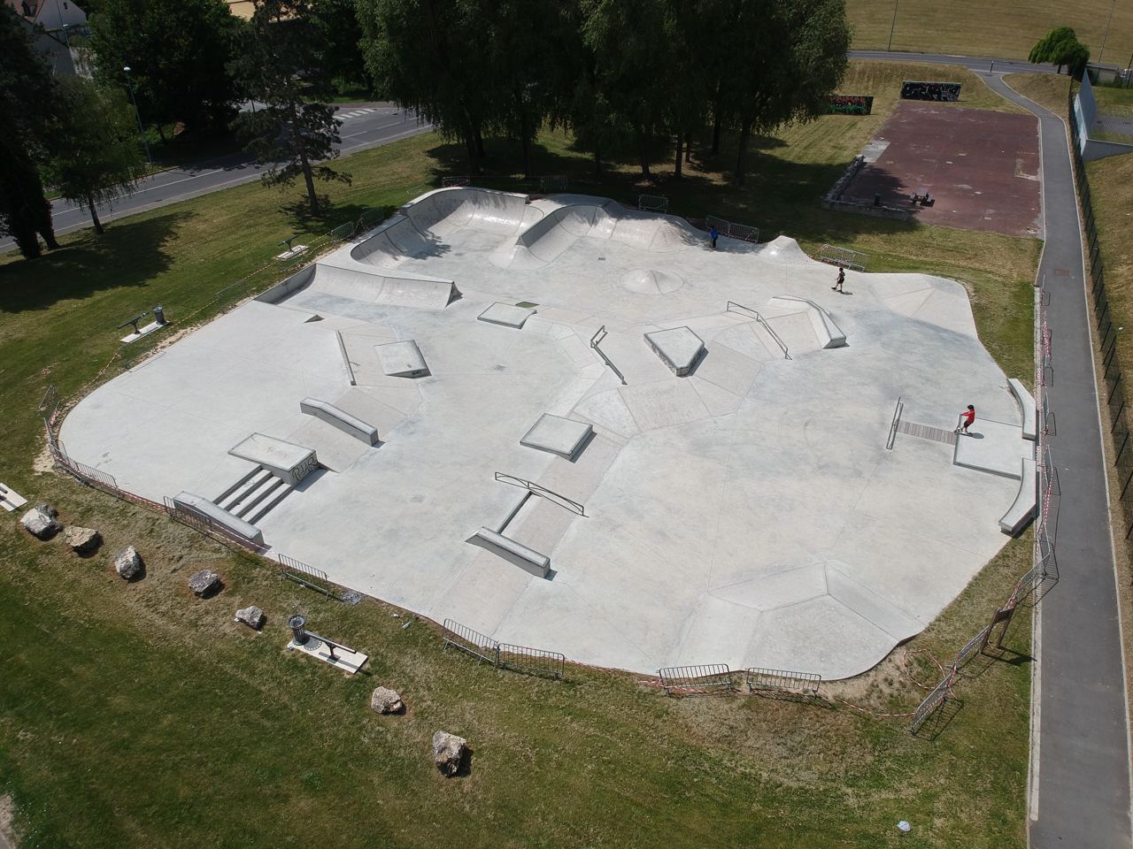 Roissy-en-Brie skatepark — photo 1