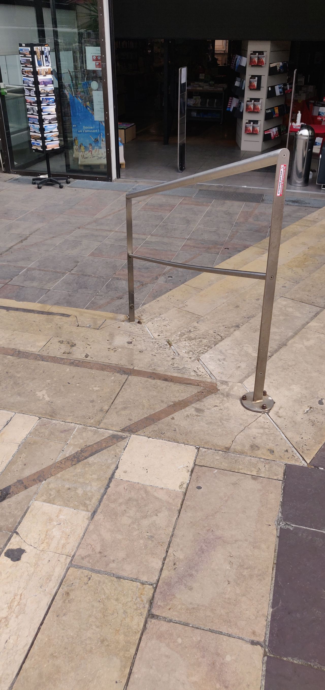 Rail & ledge - Montpellier — photo 1