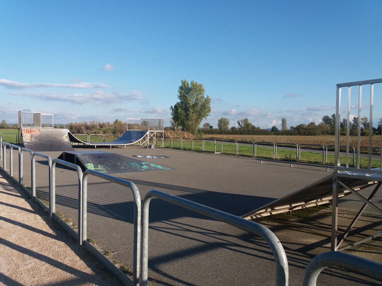 Lherm skatepark — photo 1