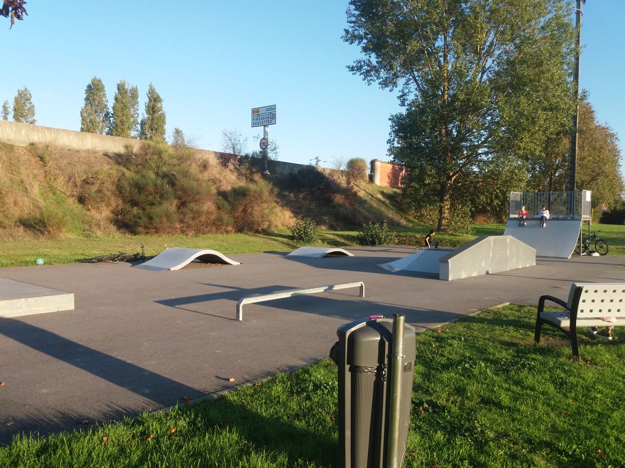 Roquettes skatepark — photo 1