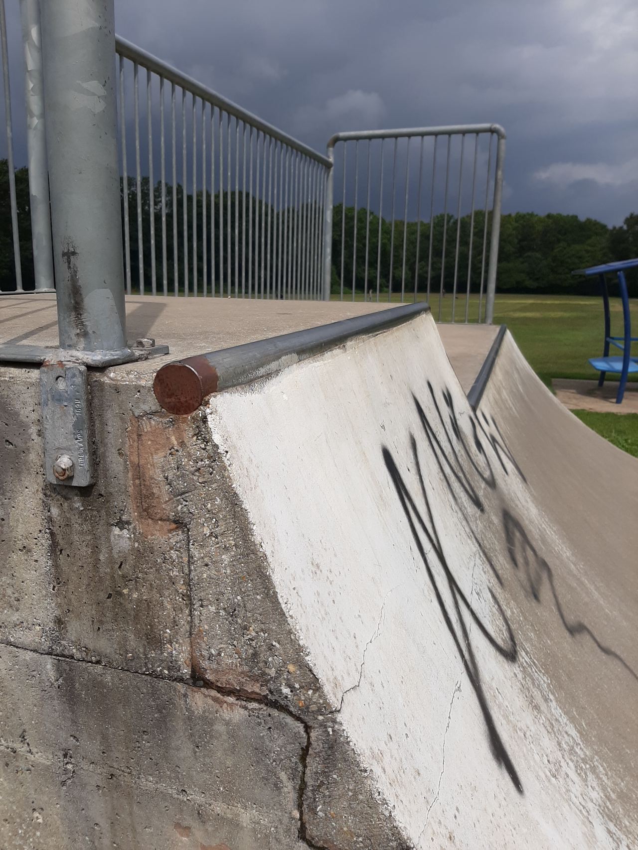 Hedge End Mini Ramp — photo 1