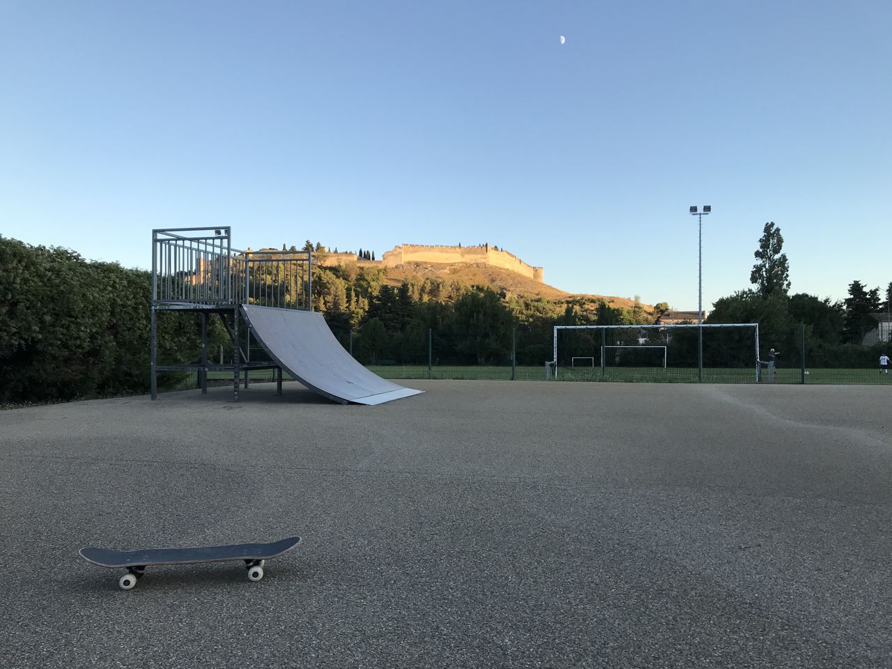 Villeneuve-lès-Avignon skatepark — photo 1