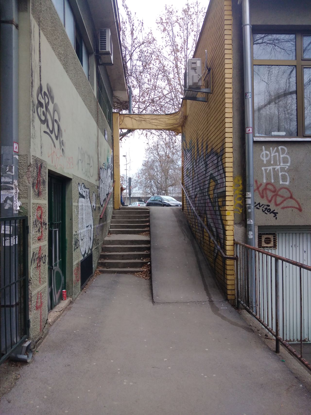 Raw street spot Novi Sad — photo 1