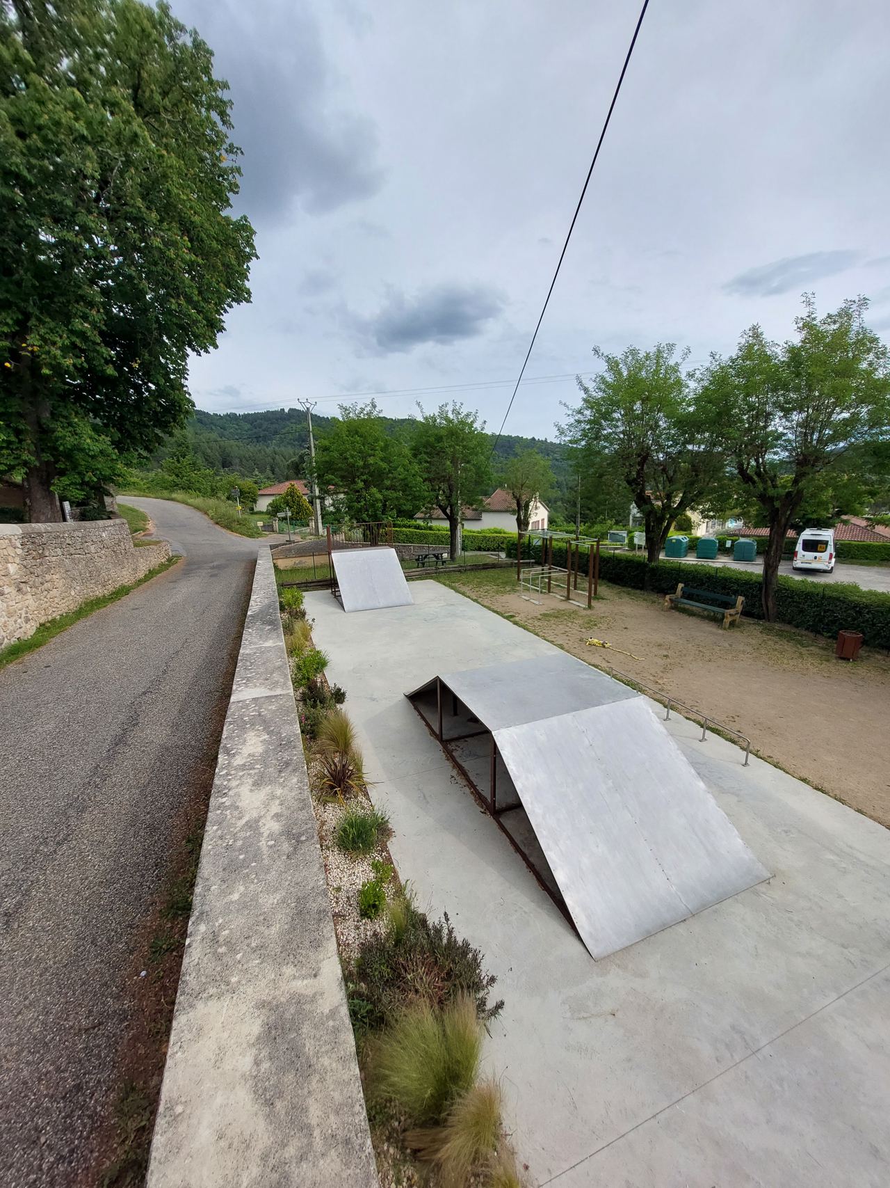 Skatepark rocher — photo 1