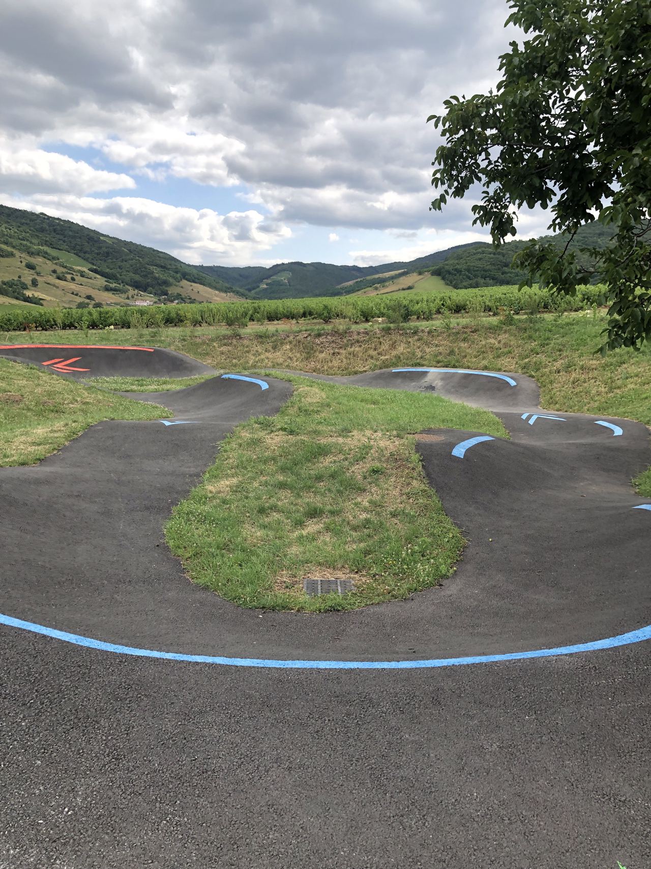 Pumptrack Quincié-en-Beaujolais — photo 1