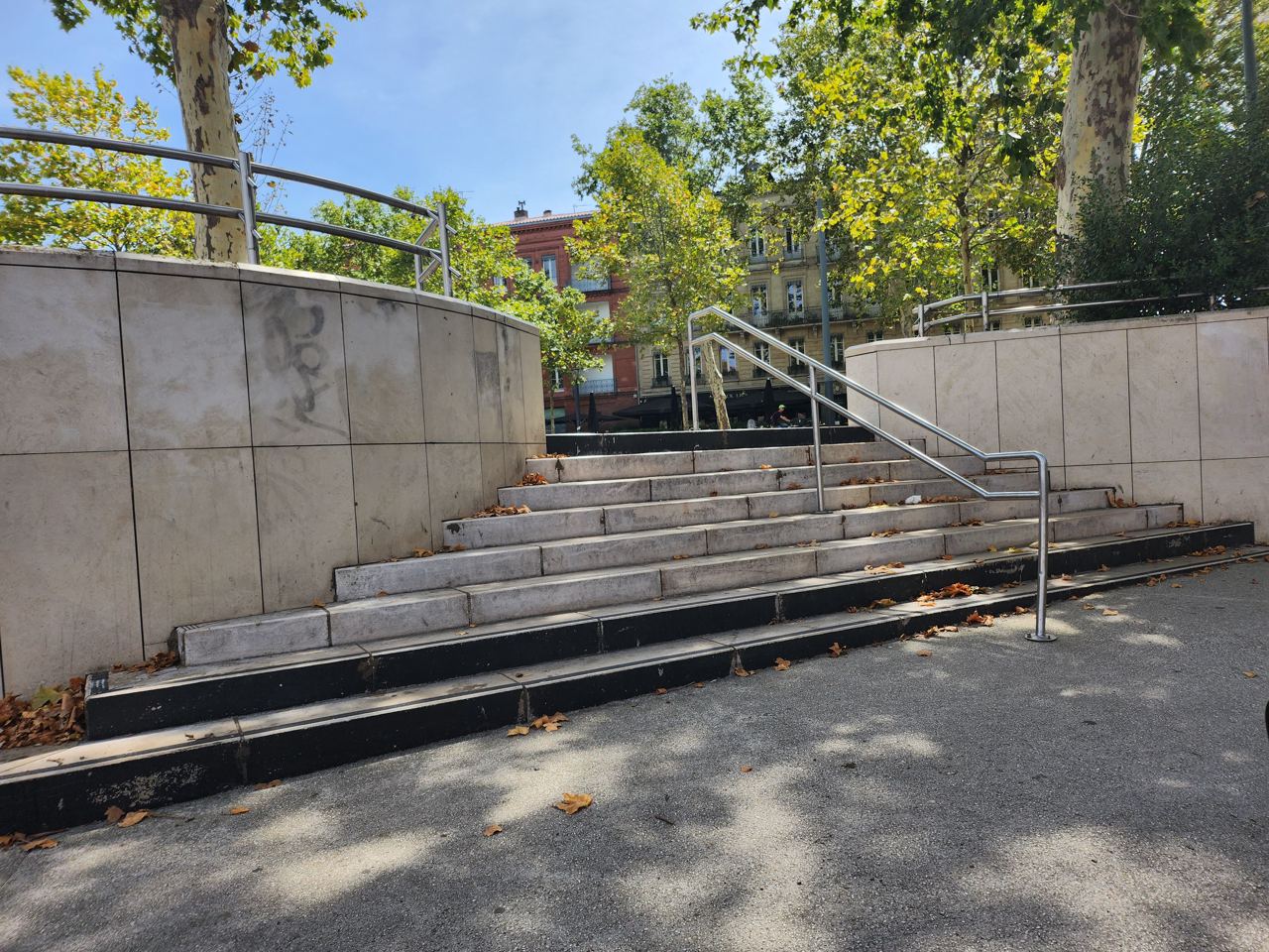 Handrail Avenue Maurice Haurio — photo 1