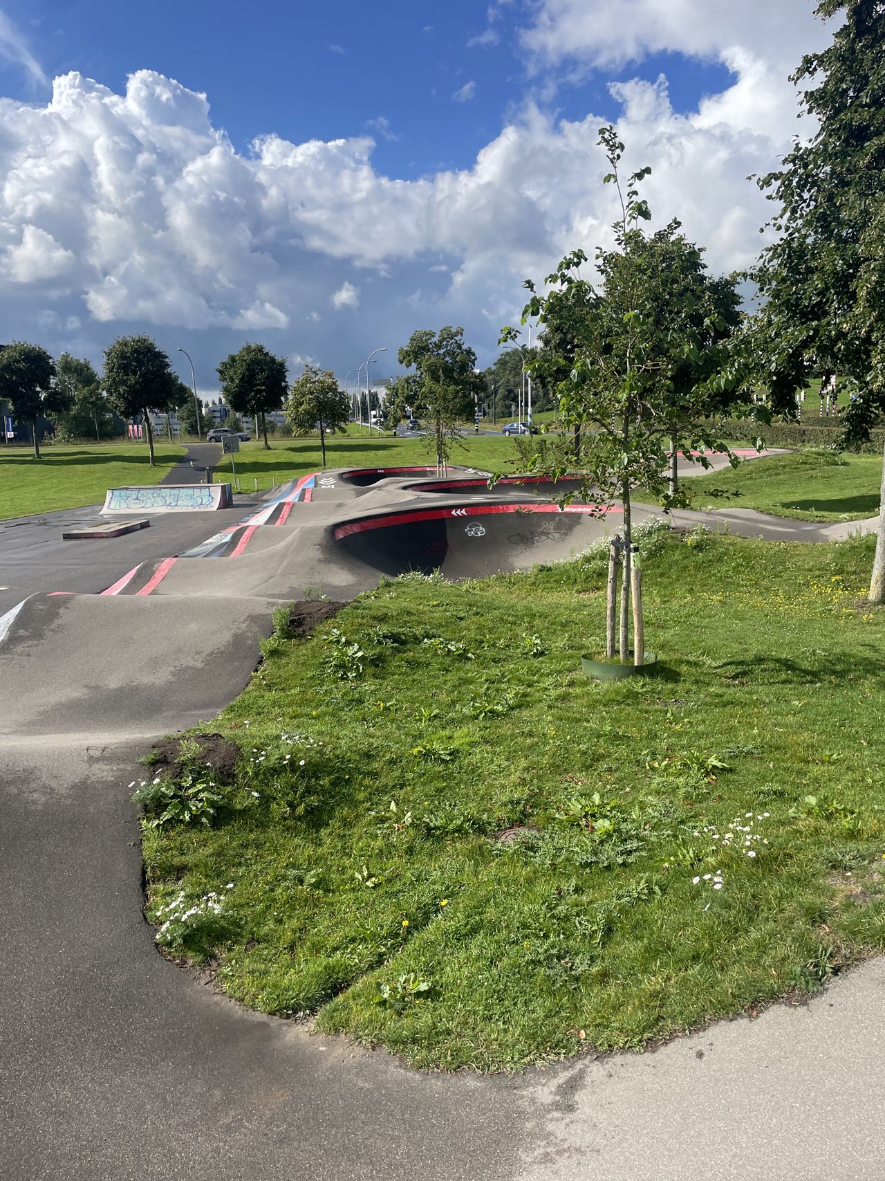 Park and pump track — photo 1