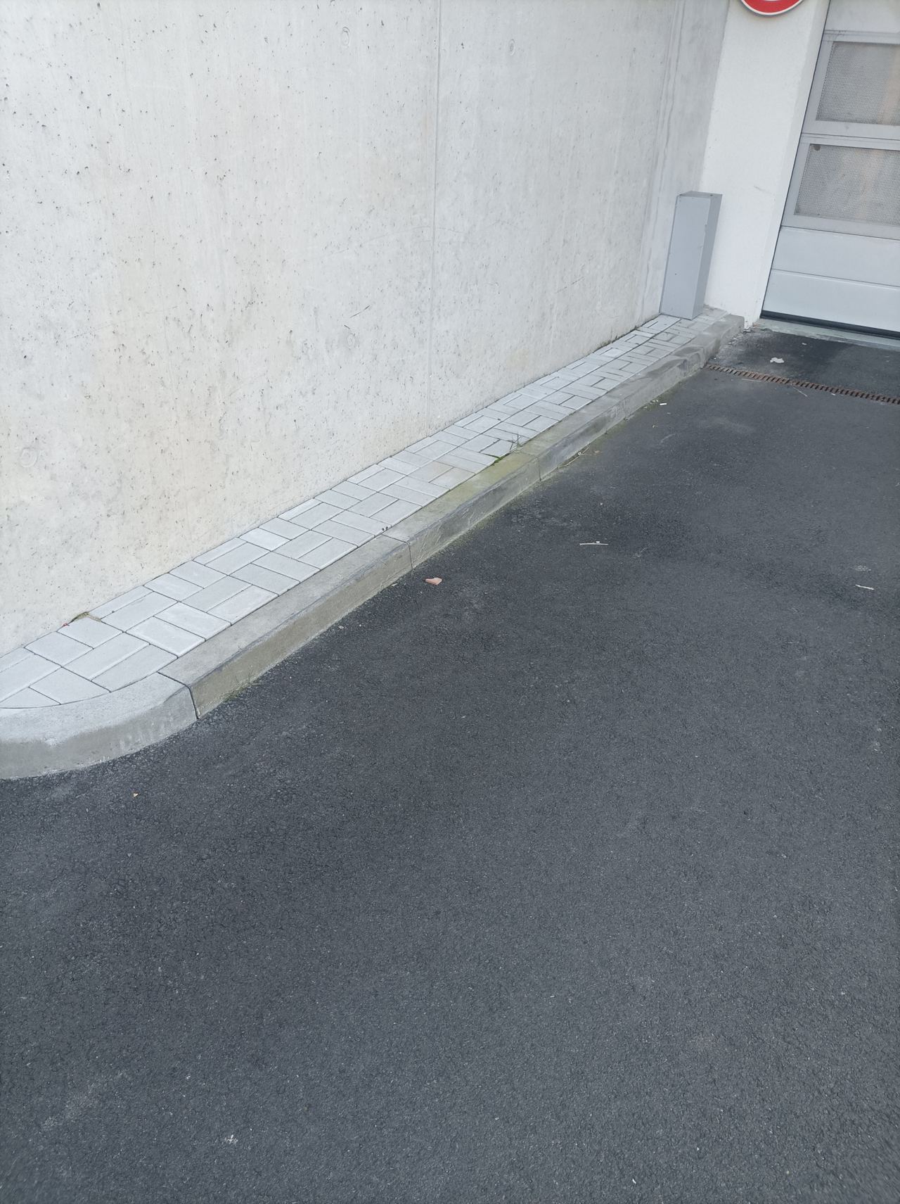 Feeble spot — photo 1