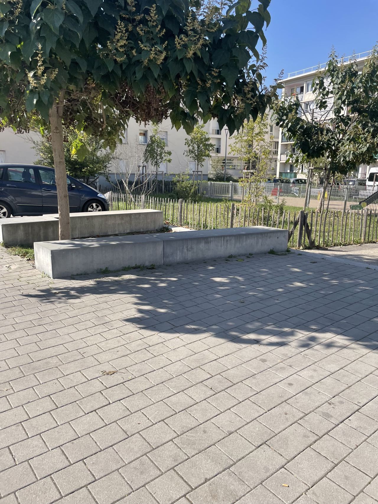 Street curb + gap — photo 1