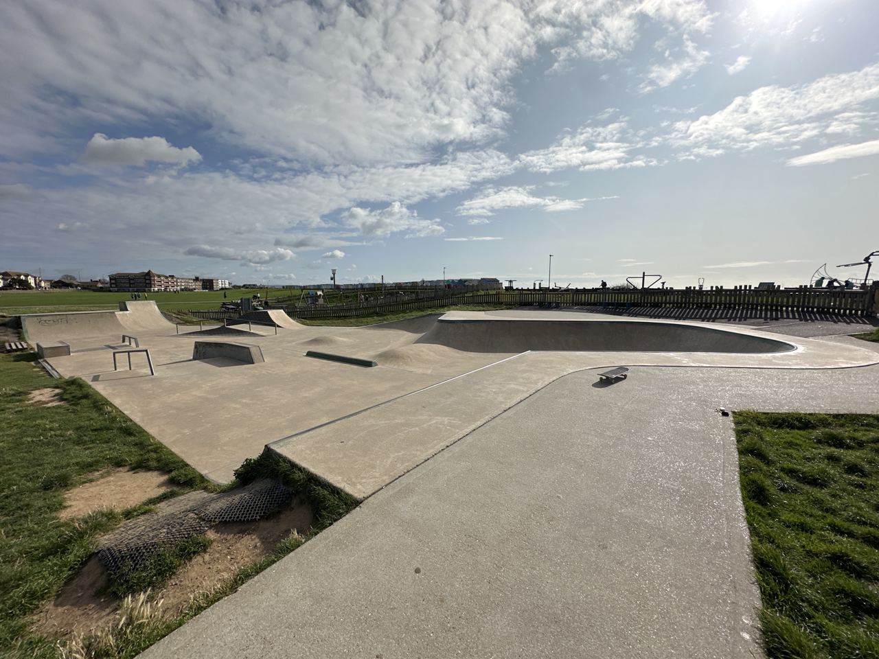 Lancing Beach Green Skatepark — photo 1