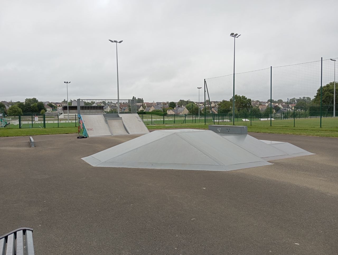 Louverné skatepark — photo 1