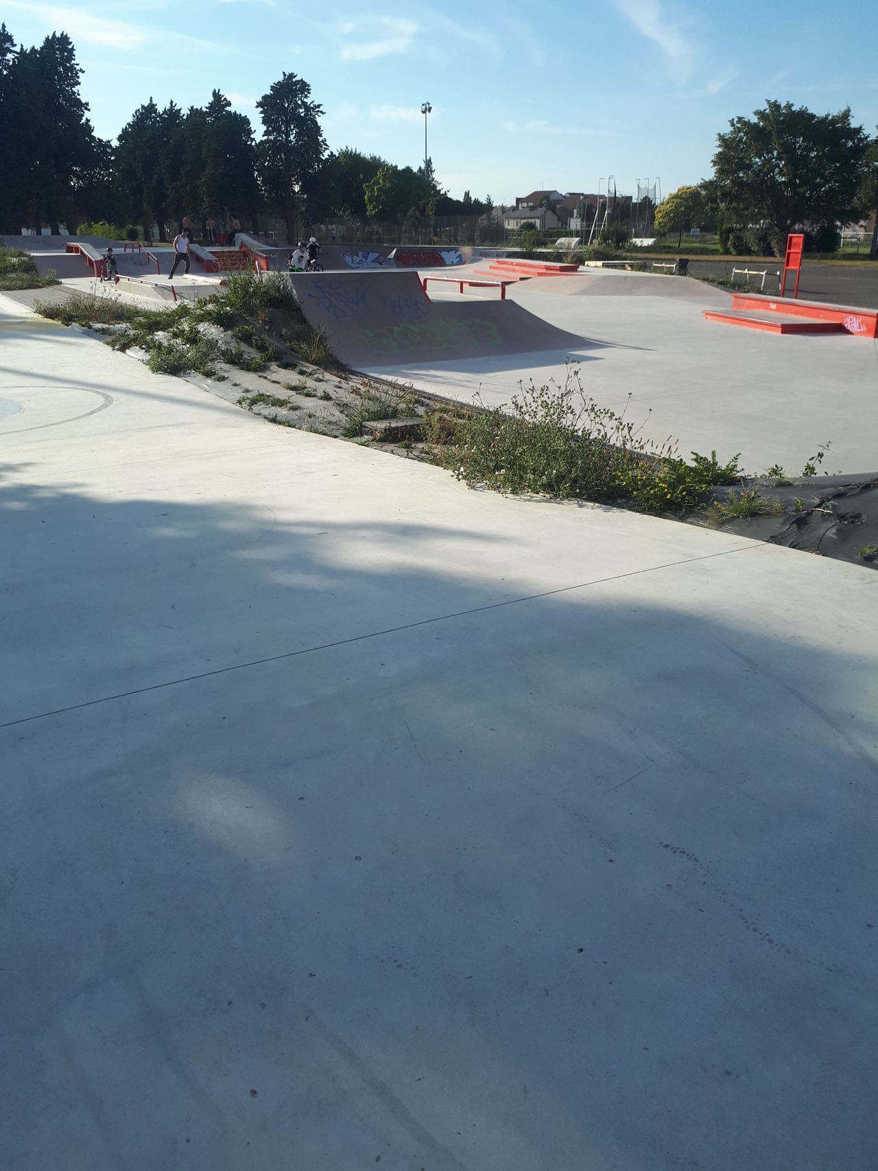 Skatepark bowl Poitiers — photo 1