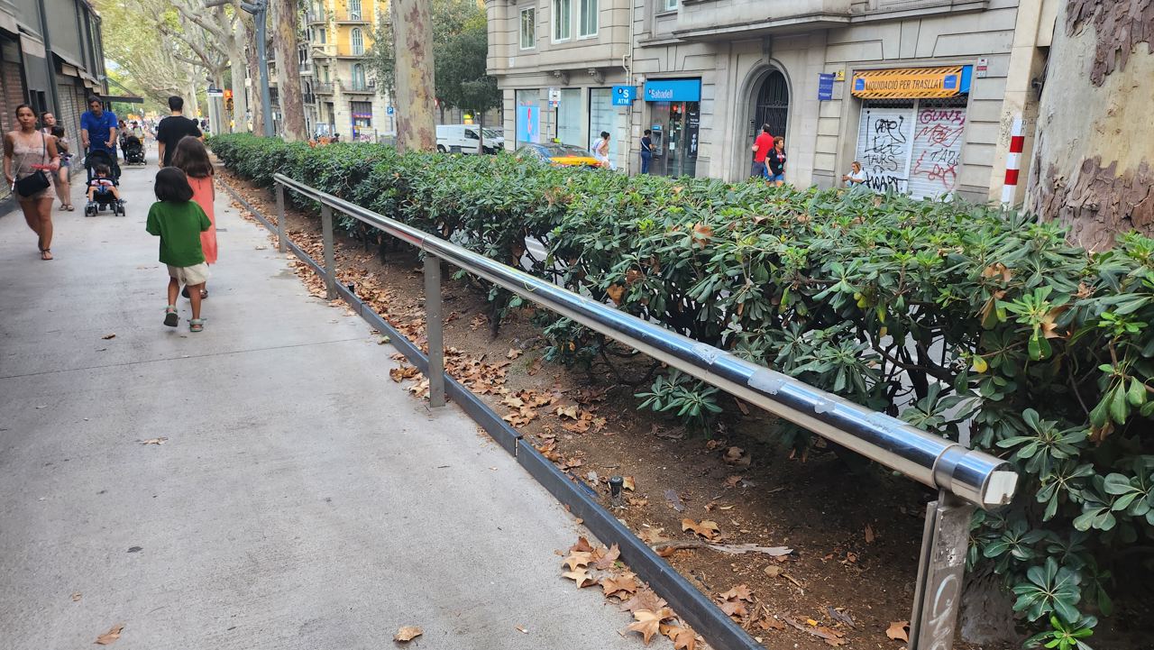 Handrail Mercat de Abaceria — photo 1