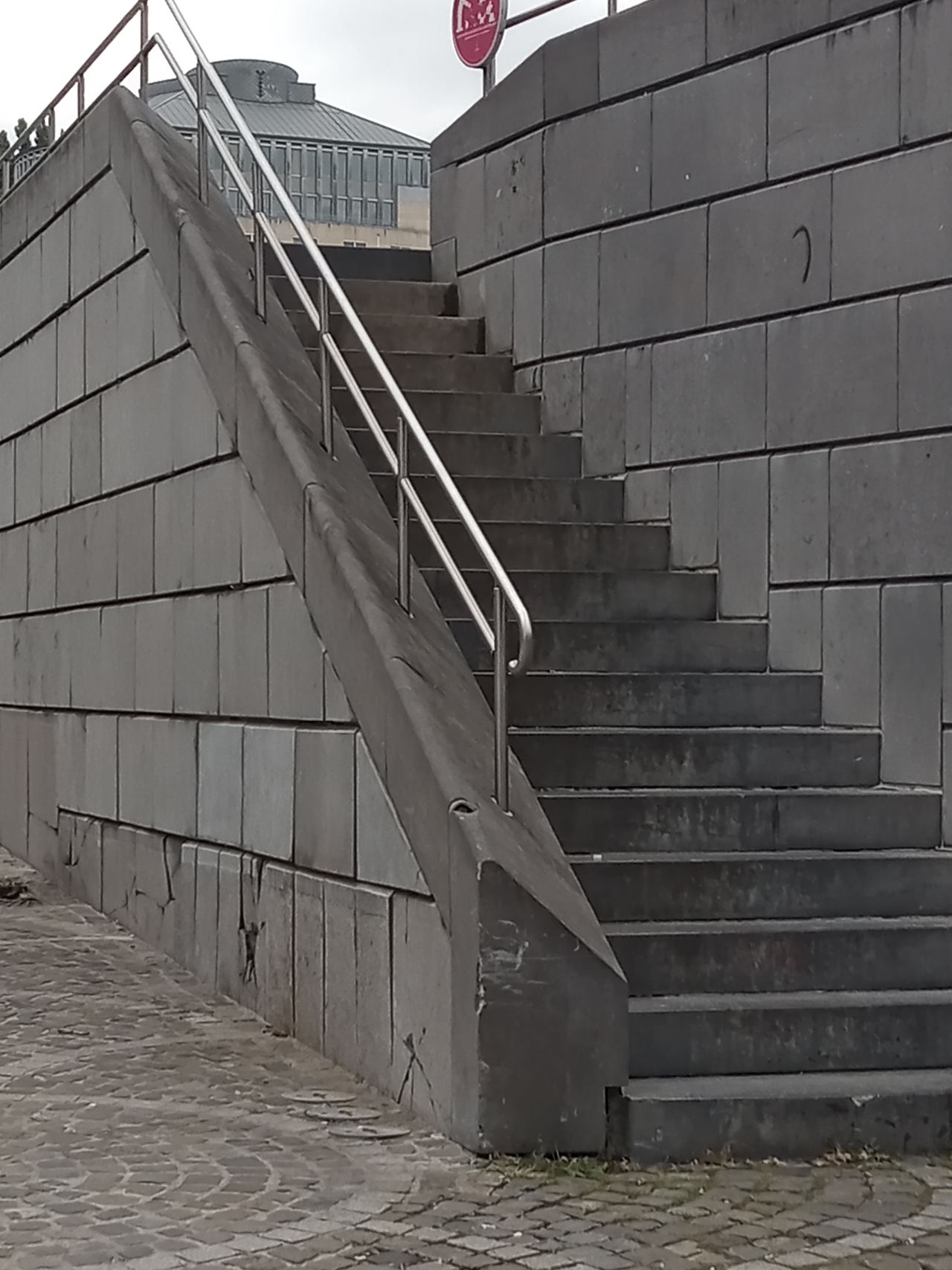 Place Saint Lambert Spot — photo 1