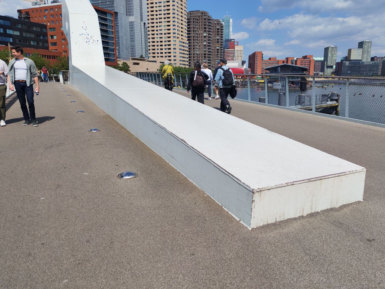 Spot on bridge Rijnhavenbrug — photo 1